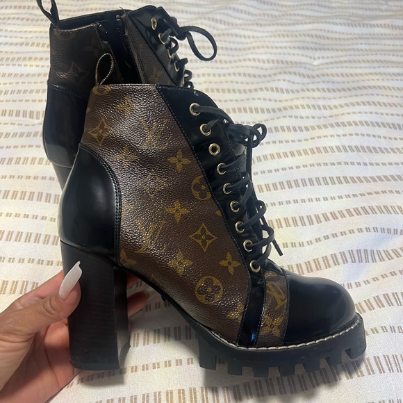 Authentic Louis Vuitton star trail ankle boots - Picture 2 of 7